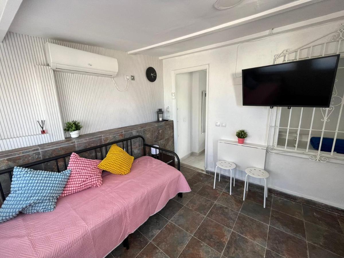 Habitacion Con Terraza En Alicante Bagian luar foto