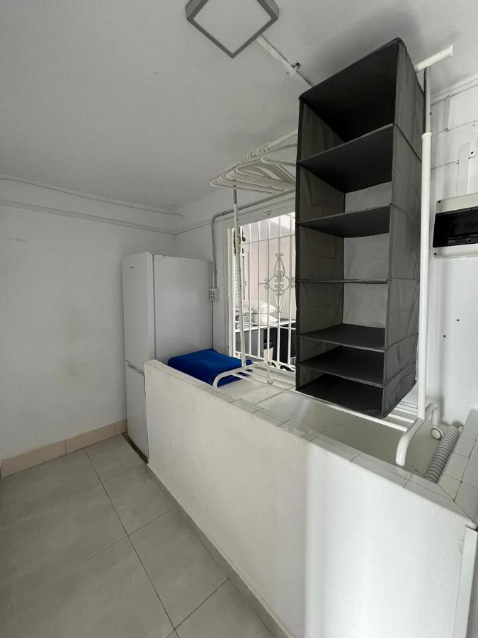 Habitacion Con Terraza En Alicante Bagian luar foto