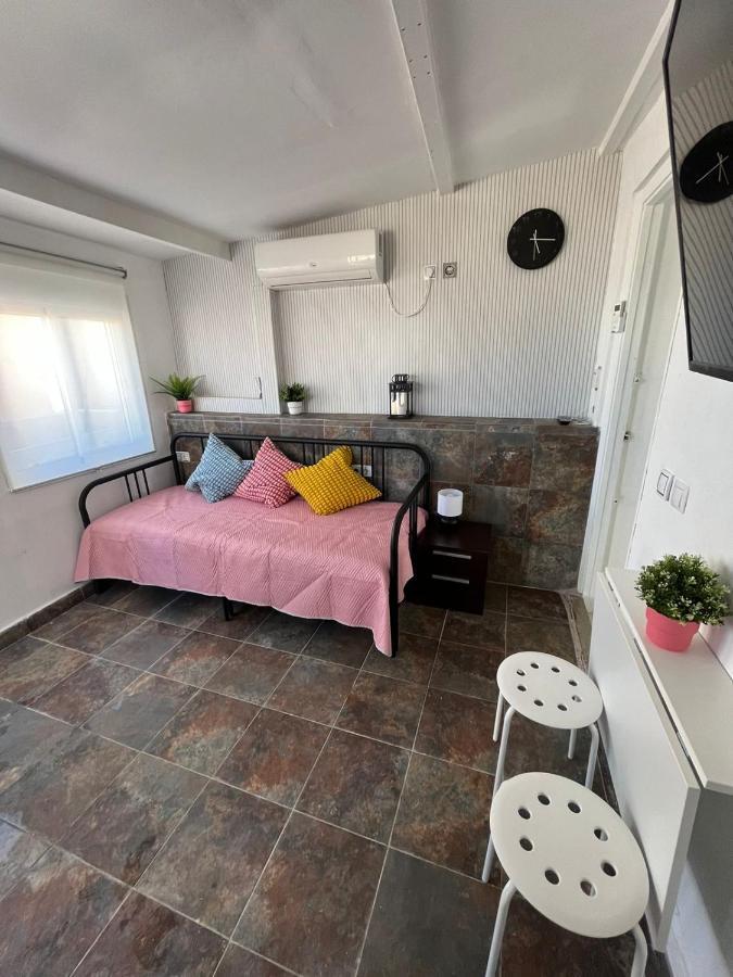 Habitacion Con Terraza En Alicante Bagian luar foto