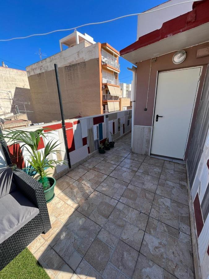 Habitacion Con Terraza En Alicante Bagian luar foto