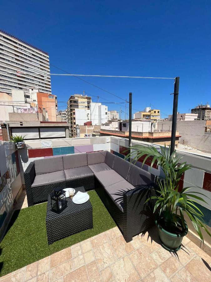 Habitacion Con Terraza En Alicante Bagian luar foto