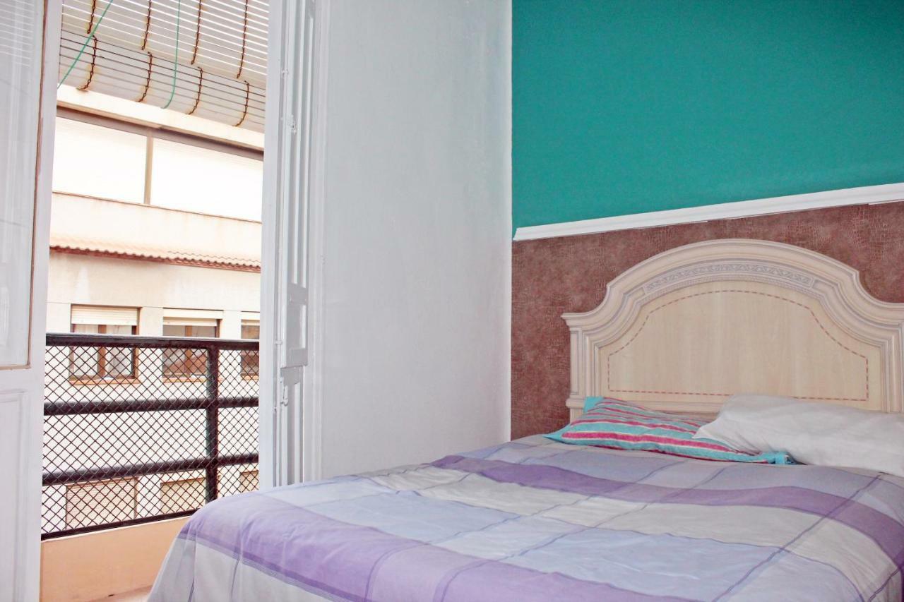 Habitacion Con Terraza En Alicante Bagian luar foto