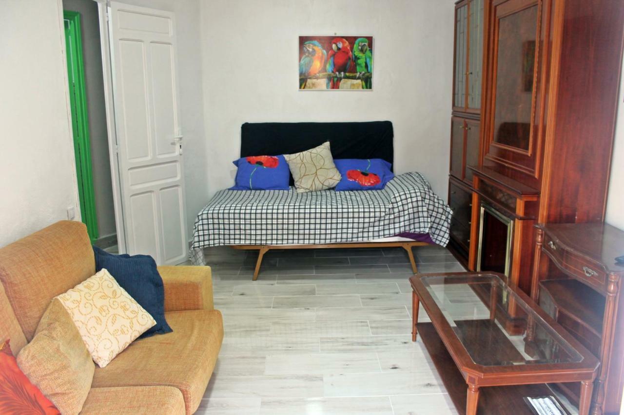 Habitacion Con Terraza En Alicante Bagian luar foto